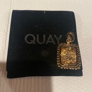 Quay Pendent